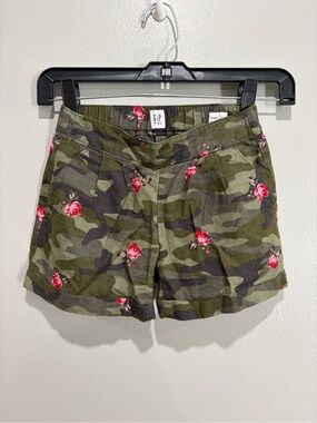 GAP Floral Camouflage Girl’s Shorts - Olive Green with Pink Roses